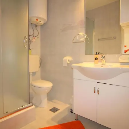 Studioapartment Sabina Mit Grill, Am Waldrand Apartment Porec