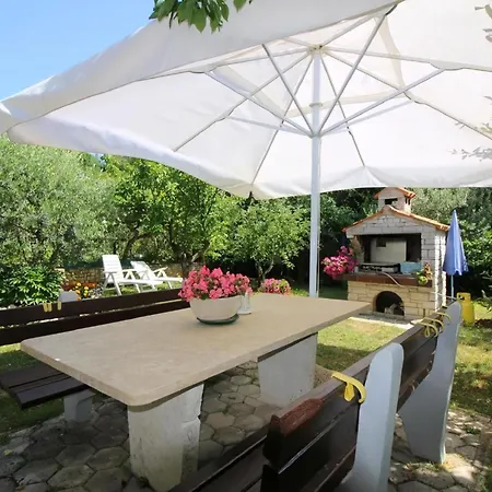 Studioapartment Sabina Mit Grill, Am Waldrand Apartment Porec